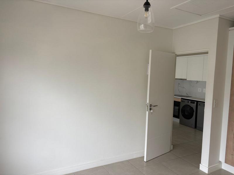 To Let 1 Bedroom Property for Rent in Richwood Western Cape